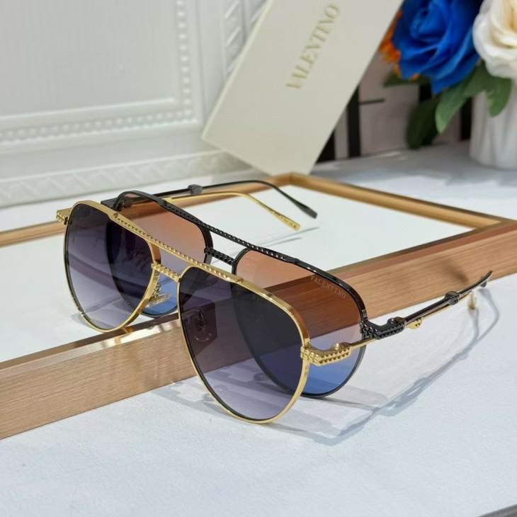 Picture of Valentino Sunglasses _SKUfw71187066fw